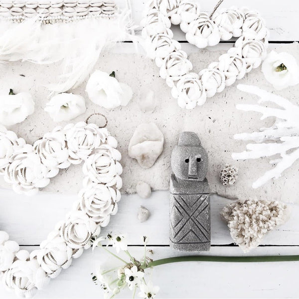 La Statue Sumba #06 - Gris