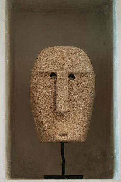 La statue Sumba #22 sur pied - Naturel