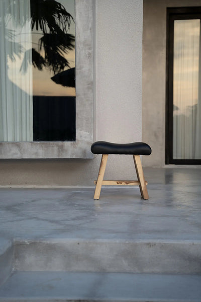 Le Tabouret Suar avec Cuir - Noir Naturel